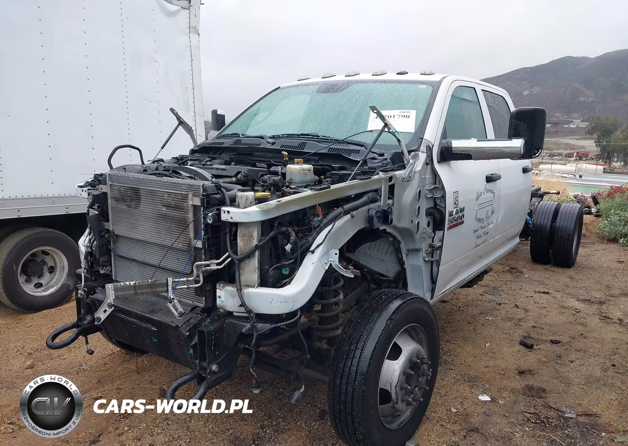 2018 Ram 5500 Chassis Tradesman-Slt-Laramie VIN:3C7WRMFL5JG400872 - 2