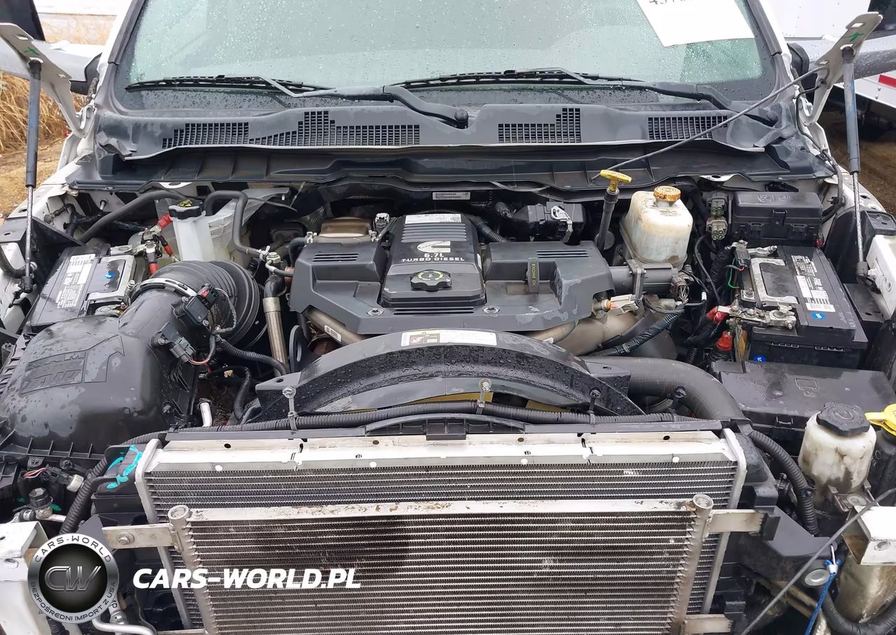 2018 Ram 5500 Chassis Tradesman-Slt-Laramie VIN:3C7WRMFL5JG400872 - 9