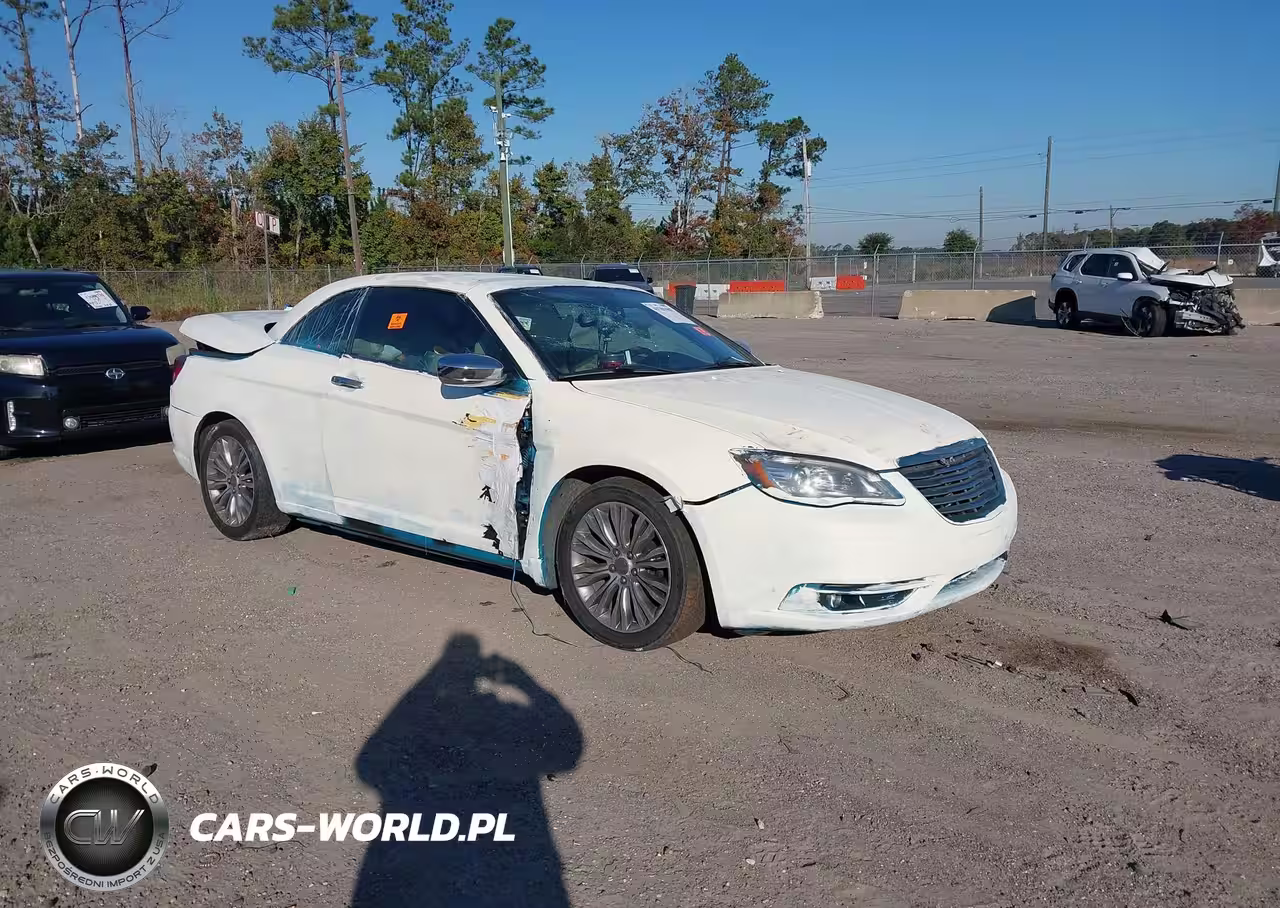 2013 Chrysler 200 Limited