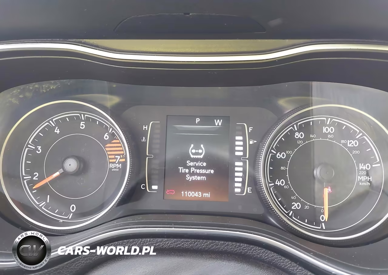 2019 Jeep Cherokee Latitude Fwd VIN:1C4PJLCB7KD149740 - 7