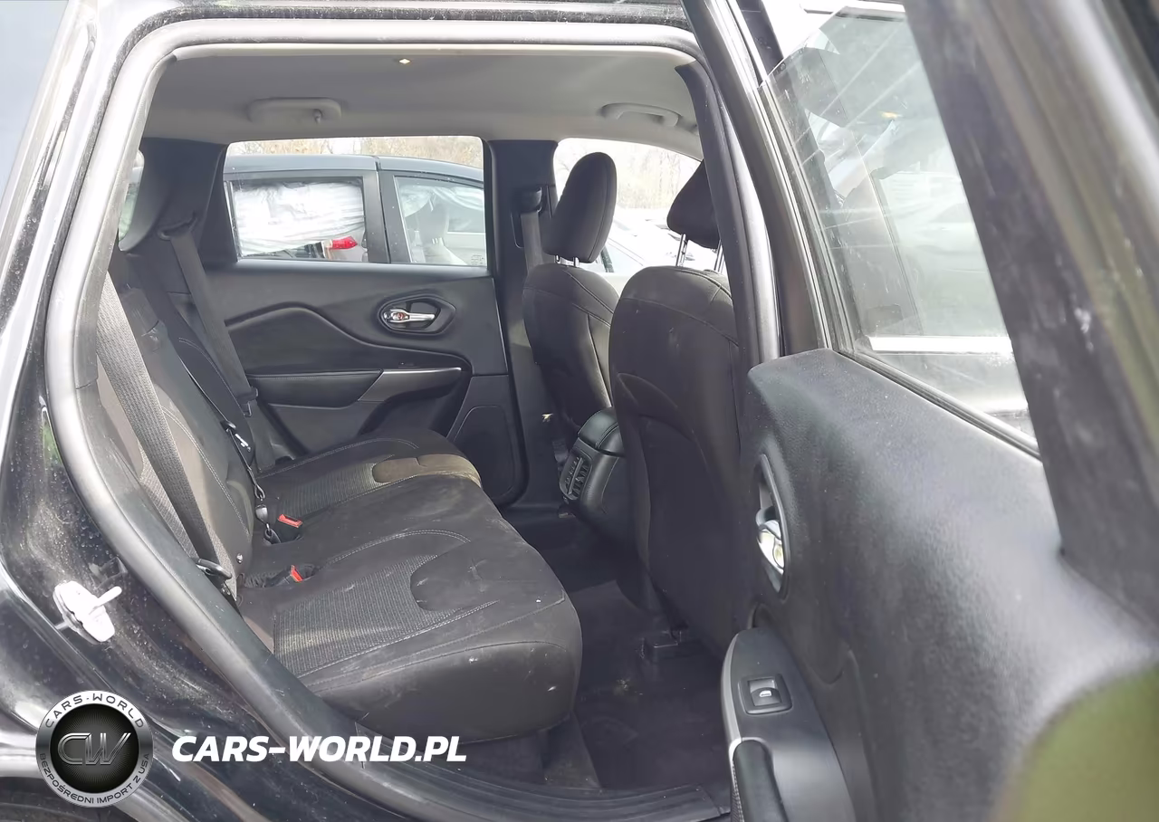 2019 Jeep Cherokee Latitude Fwd VIN:1C4PJLCB7KD149740 - 8