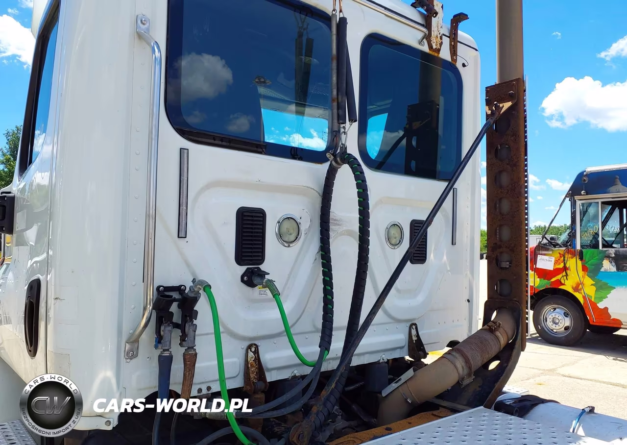 2016 Freightliner Cascadia 113 VIN:3AKJGBDV9GSHK8040 - 13