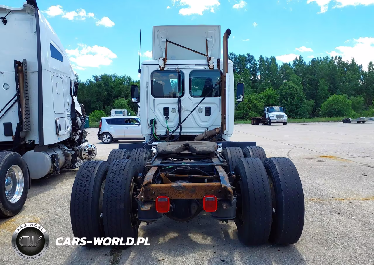 2016 Freightliner Cascadia 113 VIN:3AKJGBDV9GSHK8040 - 18