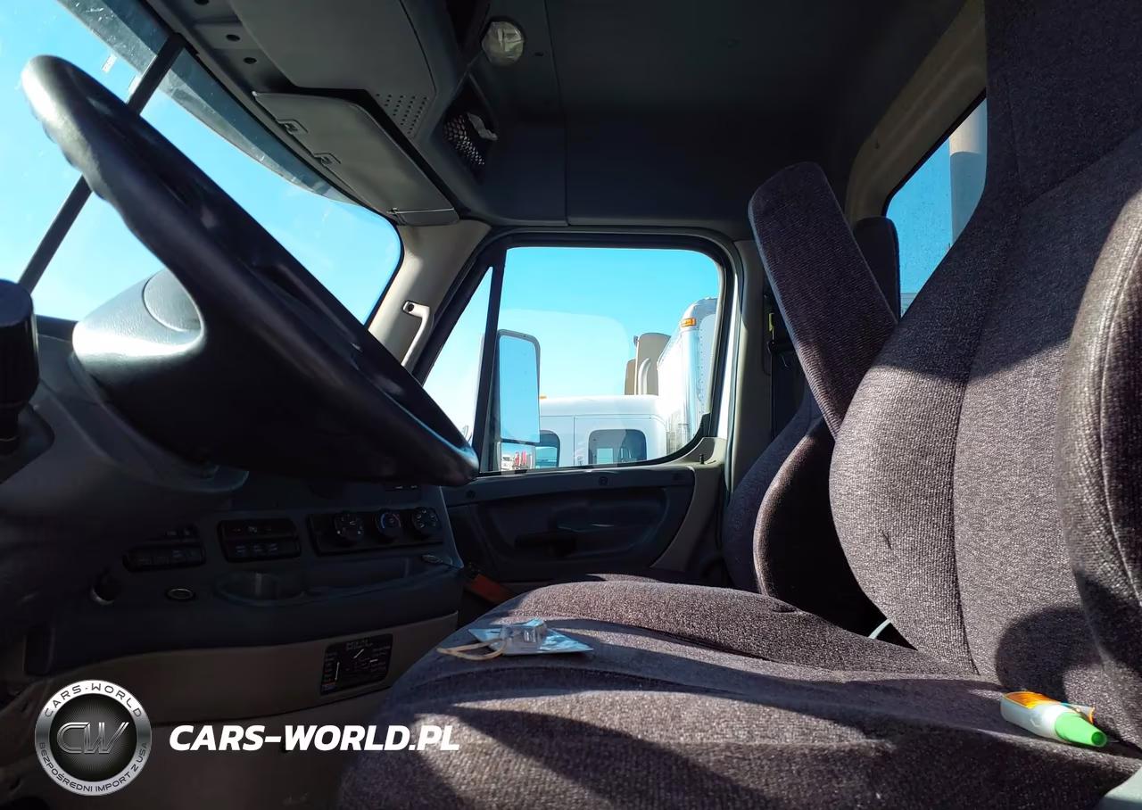 2016 Freightliner Cascadia 113 VIN:3AKJGBDV9GSHK8040 - 7