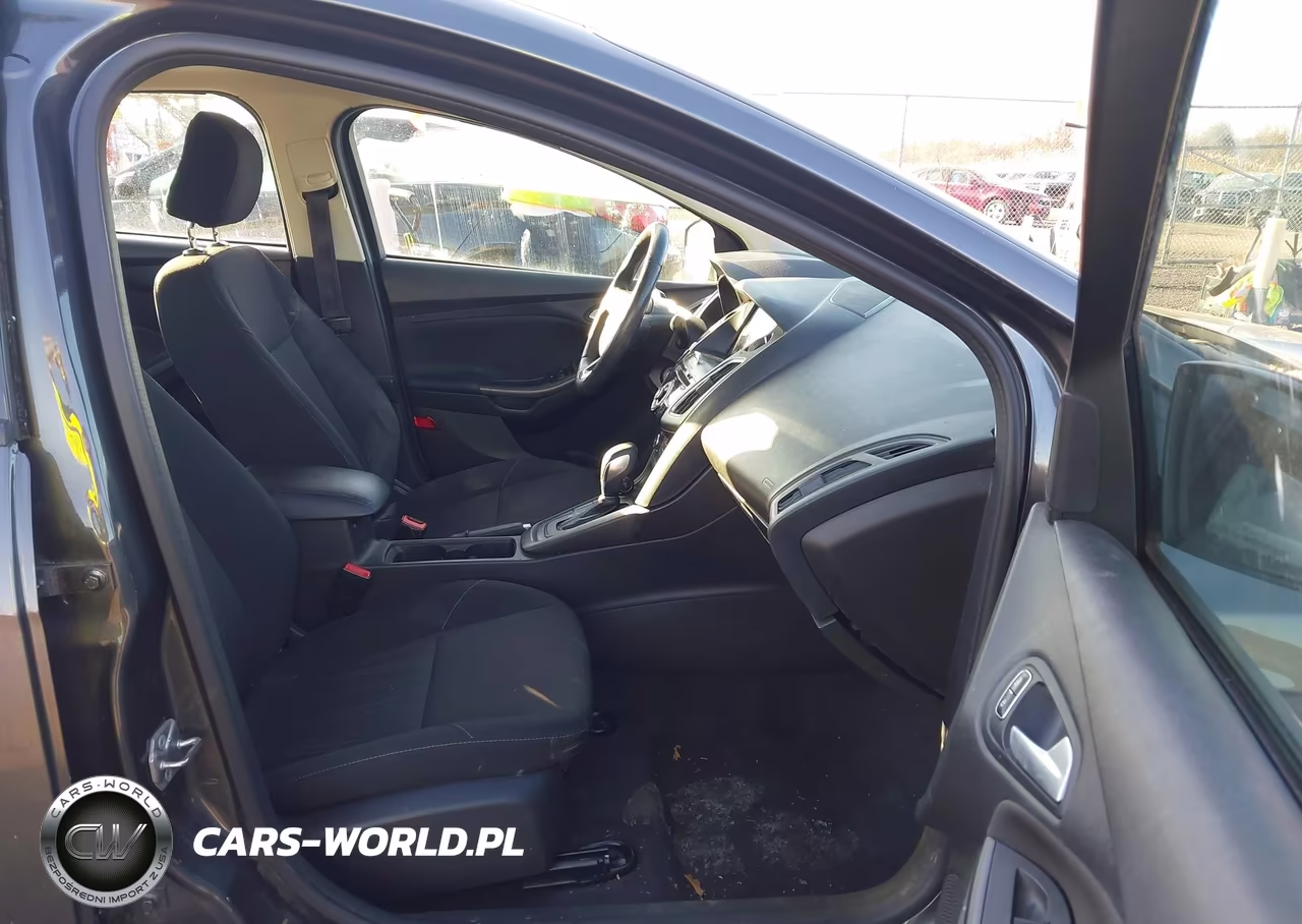 2017 Ford Focus Sel VIN:1FADP3H24HL321995 - 5