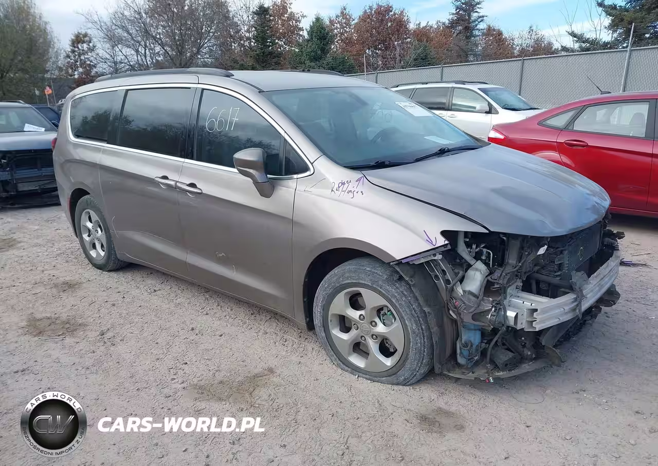 2017 Chrysler Pacifica Hybrid Premium