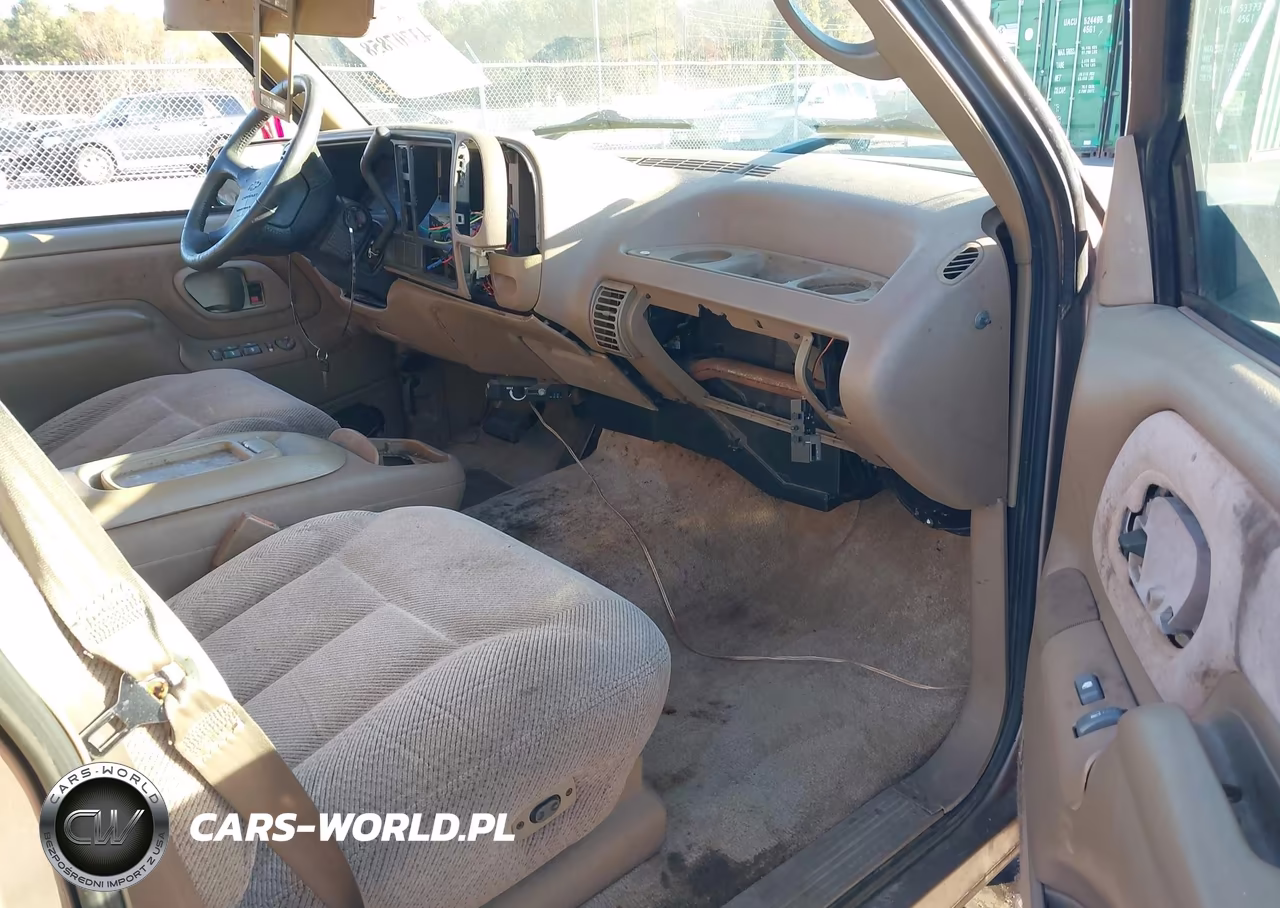 1995 Chevrolet Tahoe C1500 VIN:1GNEC13K3SJ403068 - 5