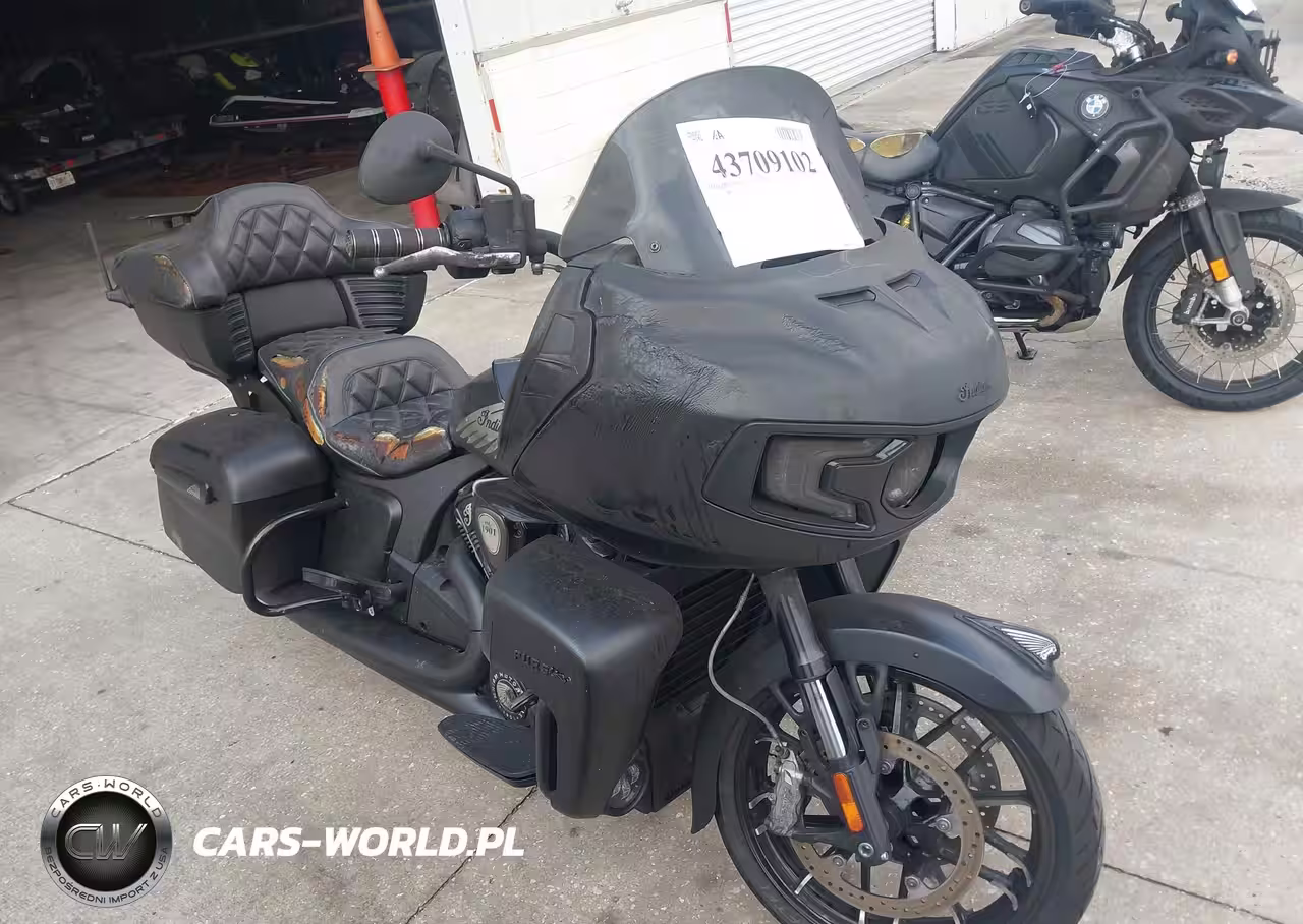 2023 Indian Motorcycle Co. Pursuit Dark Horse With Premium Package