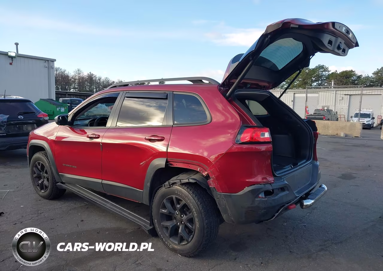 2015 Jeep Cherokee Trailhawk VIN:1C4PJMBS4FW752887 - 3
