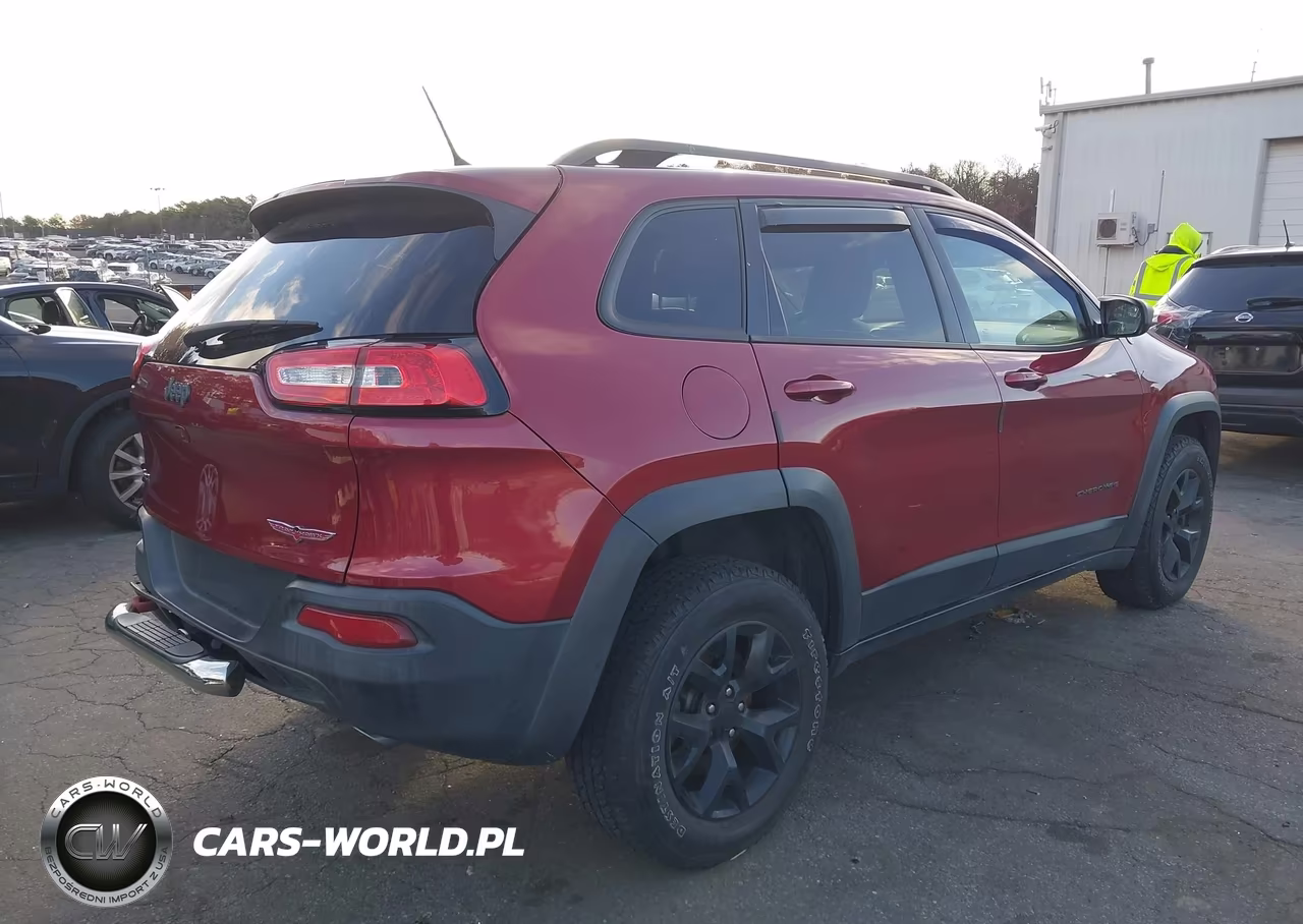 2015 Jeep Cherokee Trailhawk VIN:1C4PJMBS4FW752887 - 4