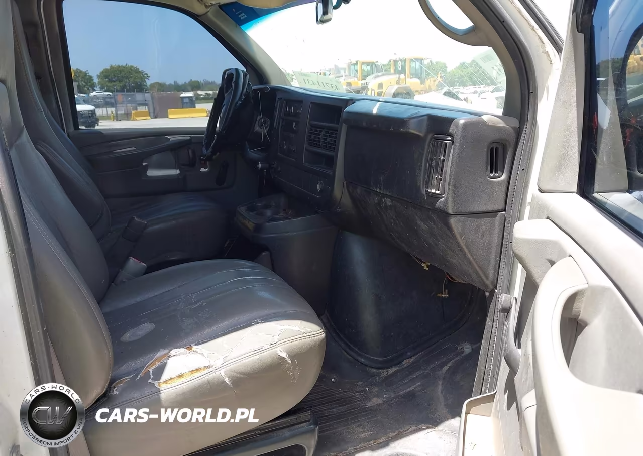 2012 Chevrolet Express 2500 Work Van VIN:1GCWGFBA4C1176630 - 5