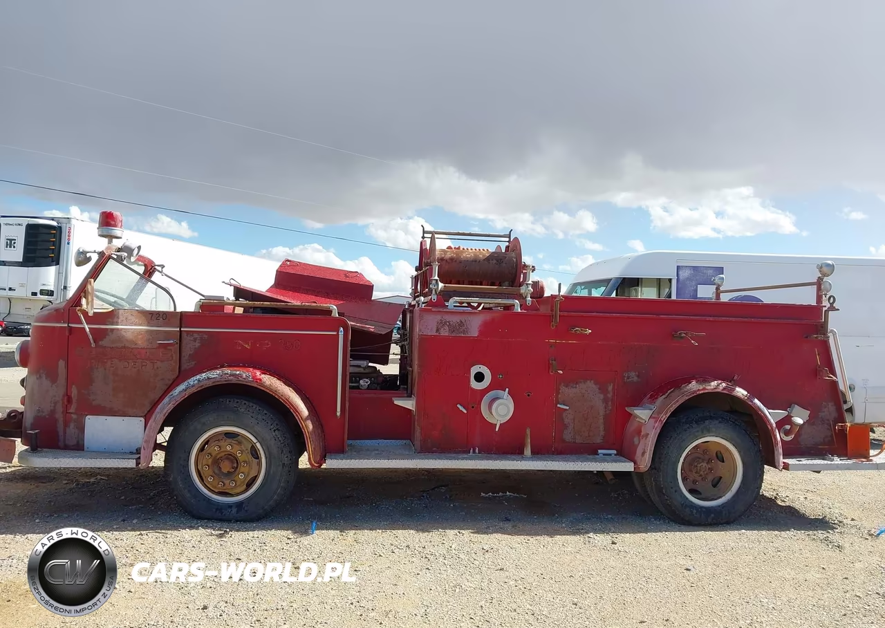 1952 American Lafrance Firetruck VIN:000000L4672 - 13