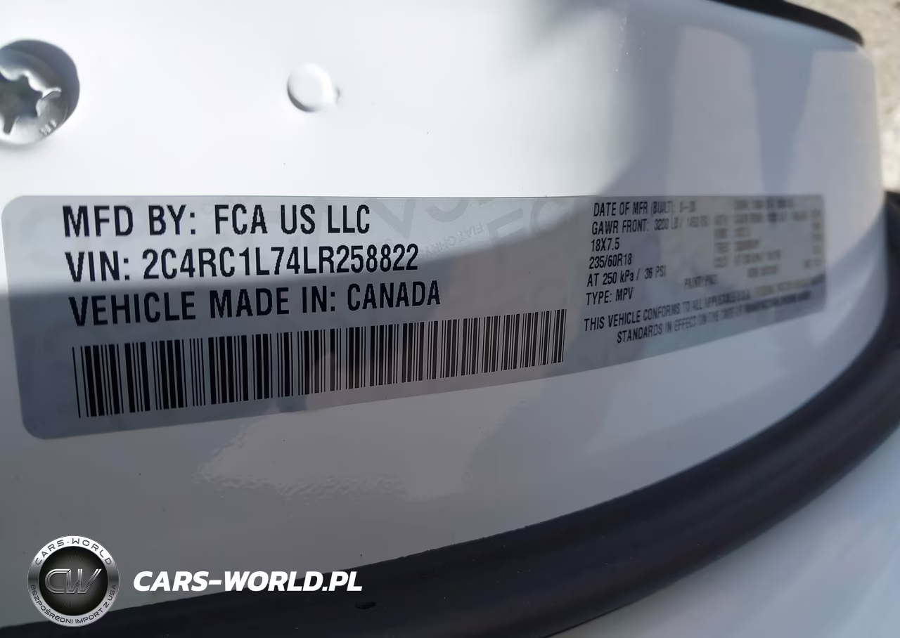 2020 Chrysler Pacifica Hybrid Touring L VIN:2C4RC1L74LR258822 - 9