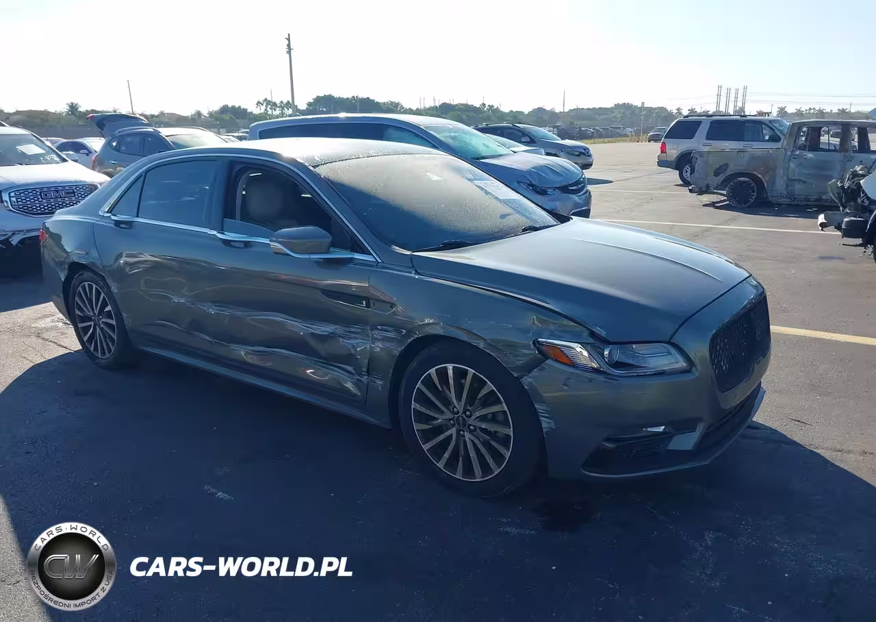 2017 Lincoln Continental Select