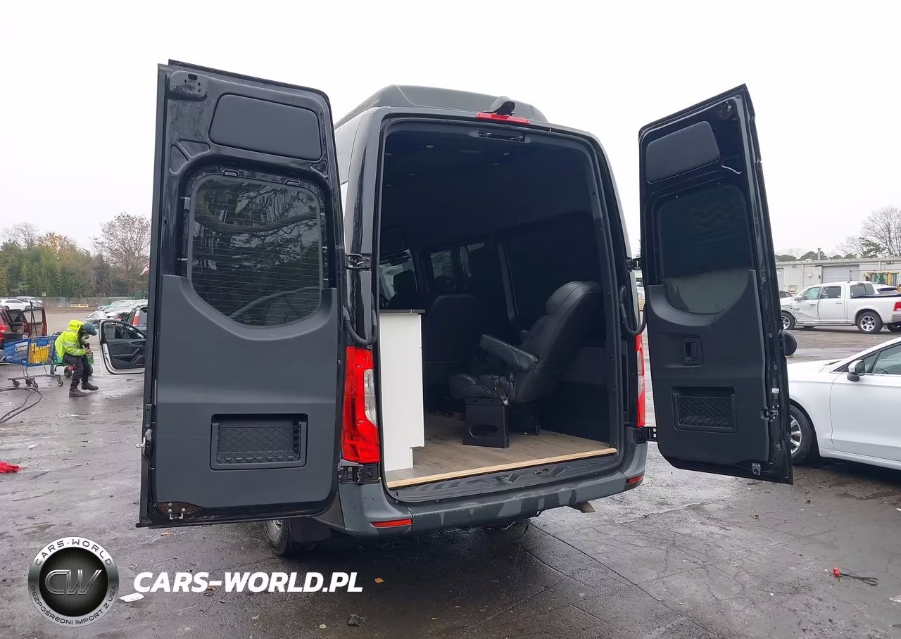 2020 Mercedes-Benz Sprinter 2500 High Roof V6 VIN:W1Z4EGHY0LT020555 - 3