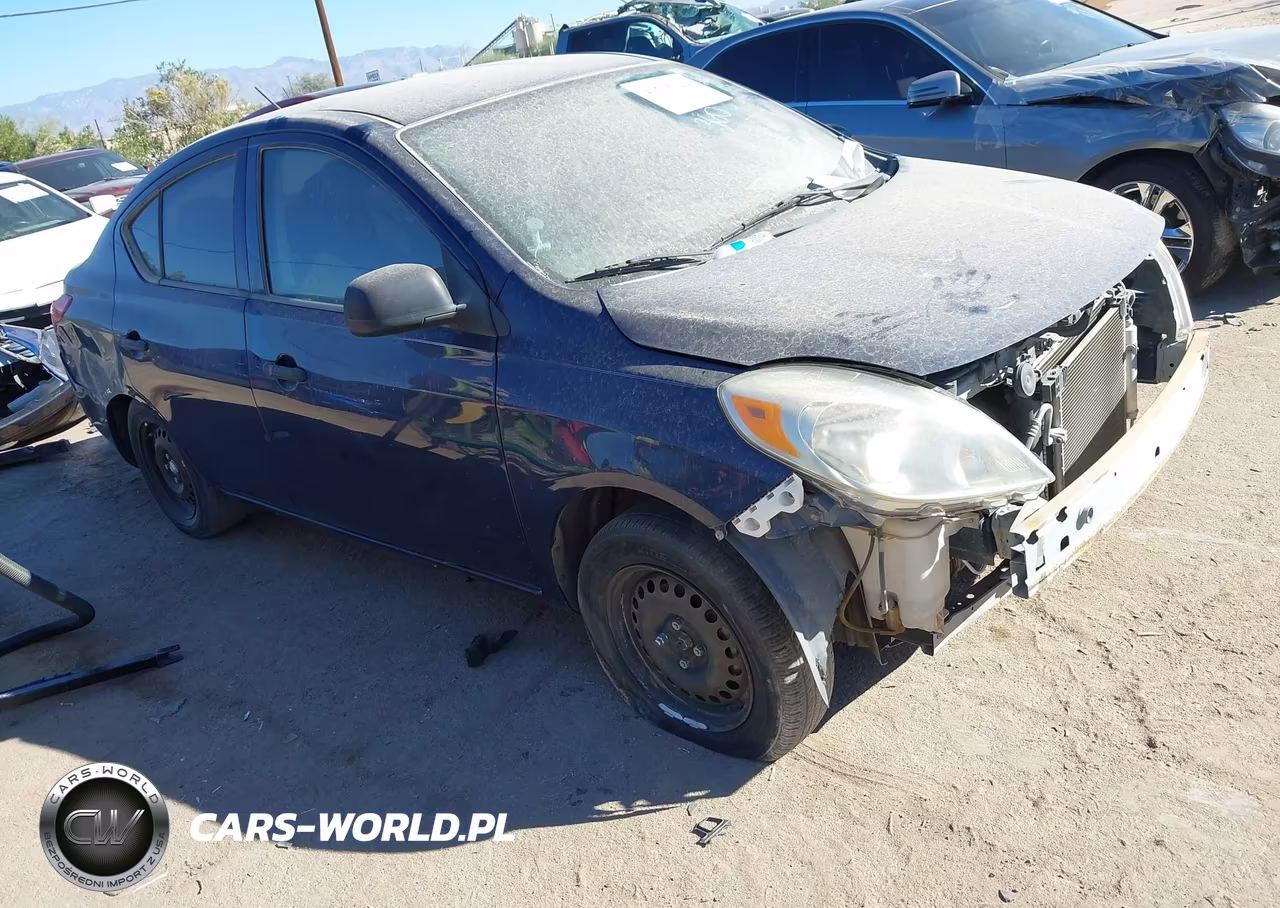 2014 Nissan Versa 1.6 S – zdjęcie 1 z 12