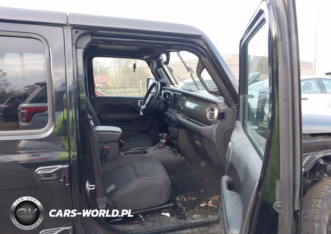 2019 Jeep Wrangler Unlimited Sahara 4X4 VIN:1C4HJXEN1KW620093 - 5
