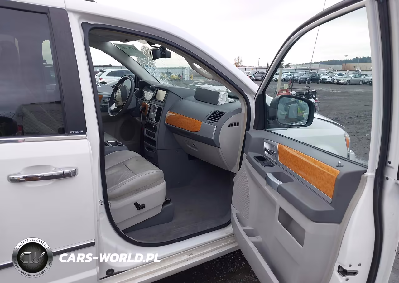 2010 Chrysler Town & Country New Limited VIN:2A4RR7DX4AR468215 - 5