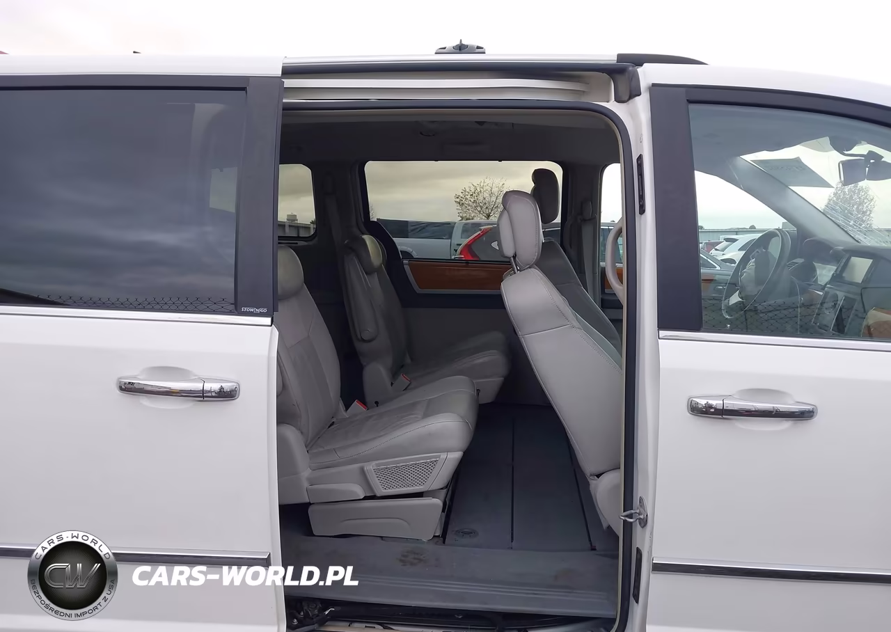 2010 Chrysler Town & Country New Limited VIN:2A4RR7DX4AR468215 - 8