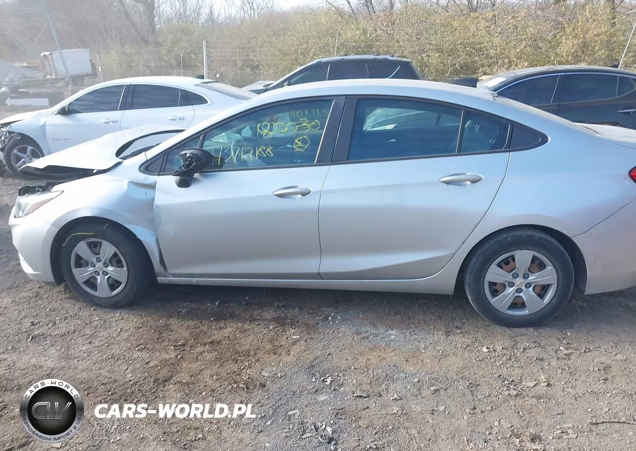 2018 Chevrolet Cruze Ls Auto VIN:1G1BC5SM1J7185030 - 14