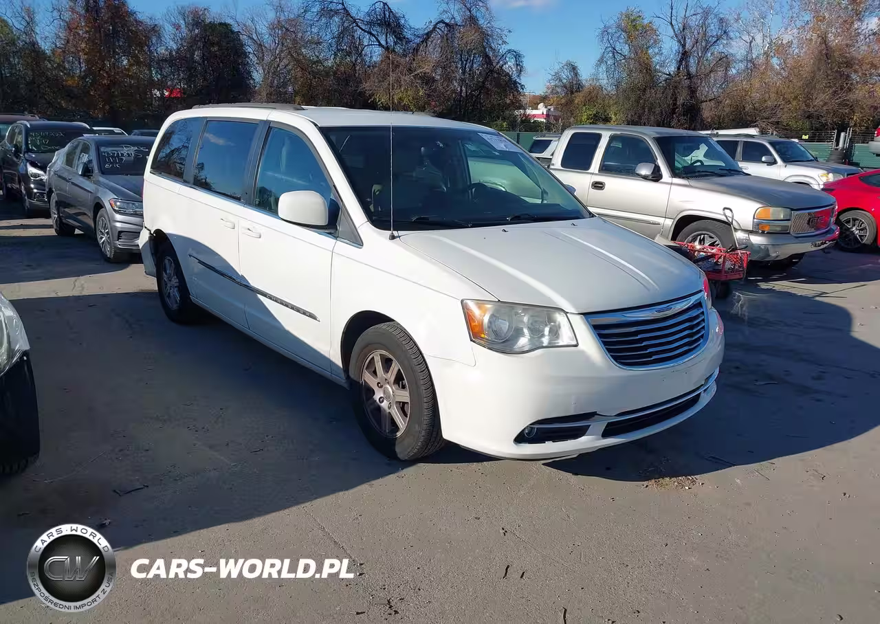 2013 Chrysler Town & Country Touring