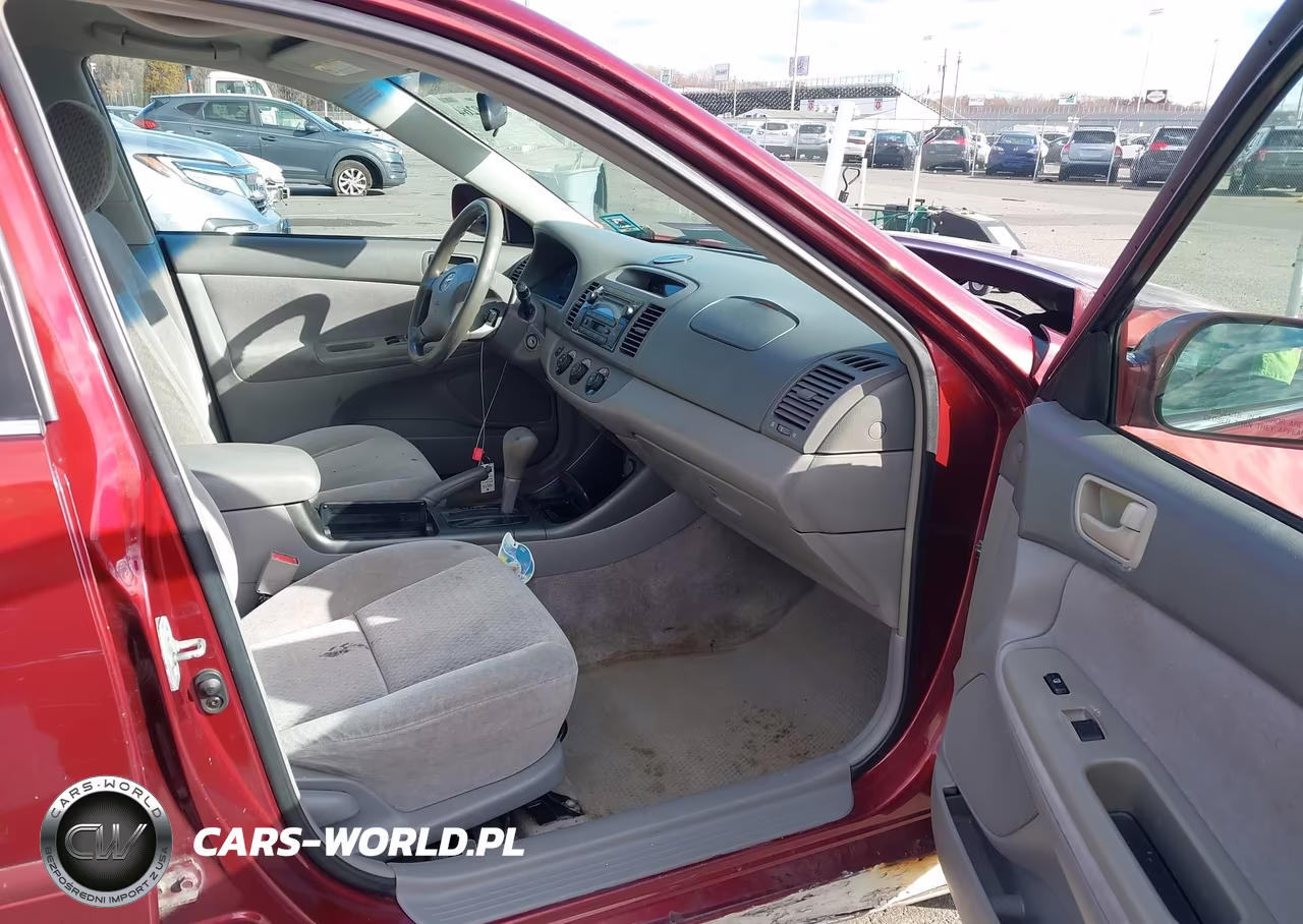 2002 Toyota Camry Le VIN:4T1BE32K22U060377 - 5