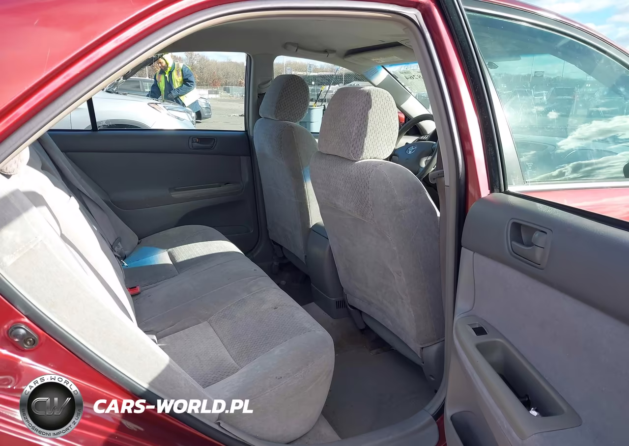 2002 Toyota Camry Le VIN:4T1BE32K22U060377 - 8