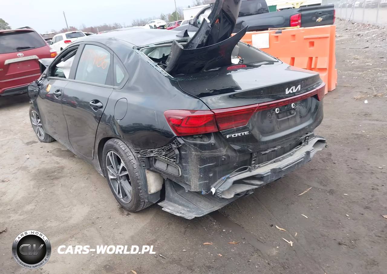 2023 Kia Forte Lxs VIN:3KPF24AD4PE616976 - 3