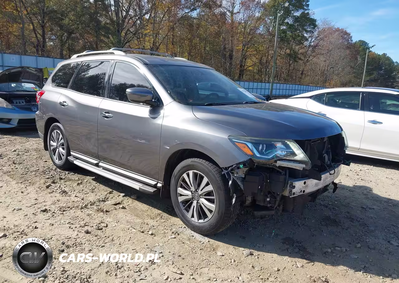 2017 Nissan Pathfinder Sv