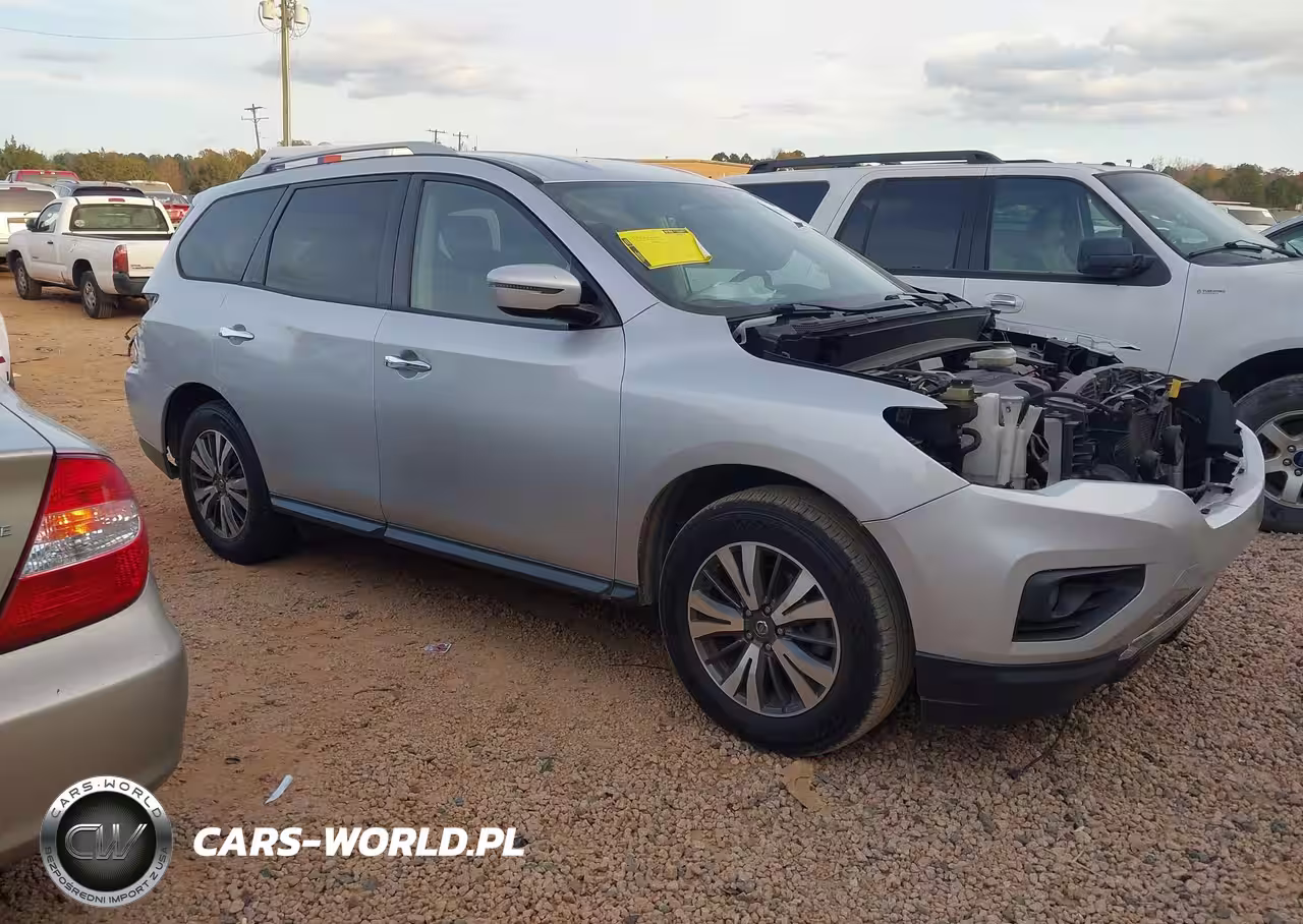 2018 Nissan Pathfinder Sv