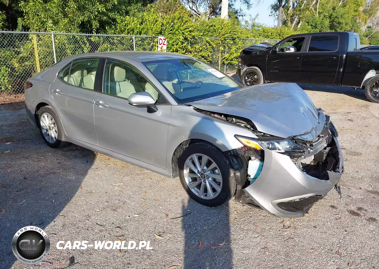 2022 Toyota Camry Le