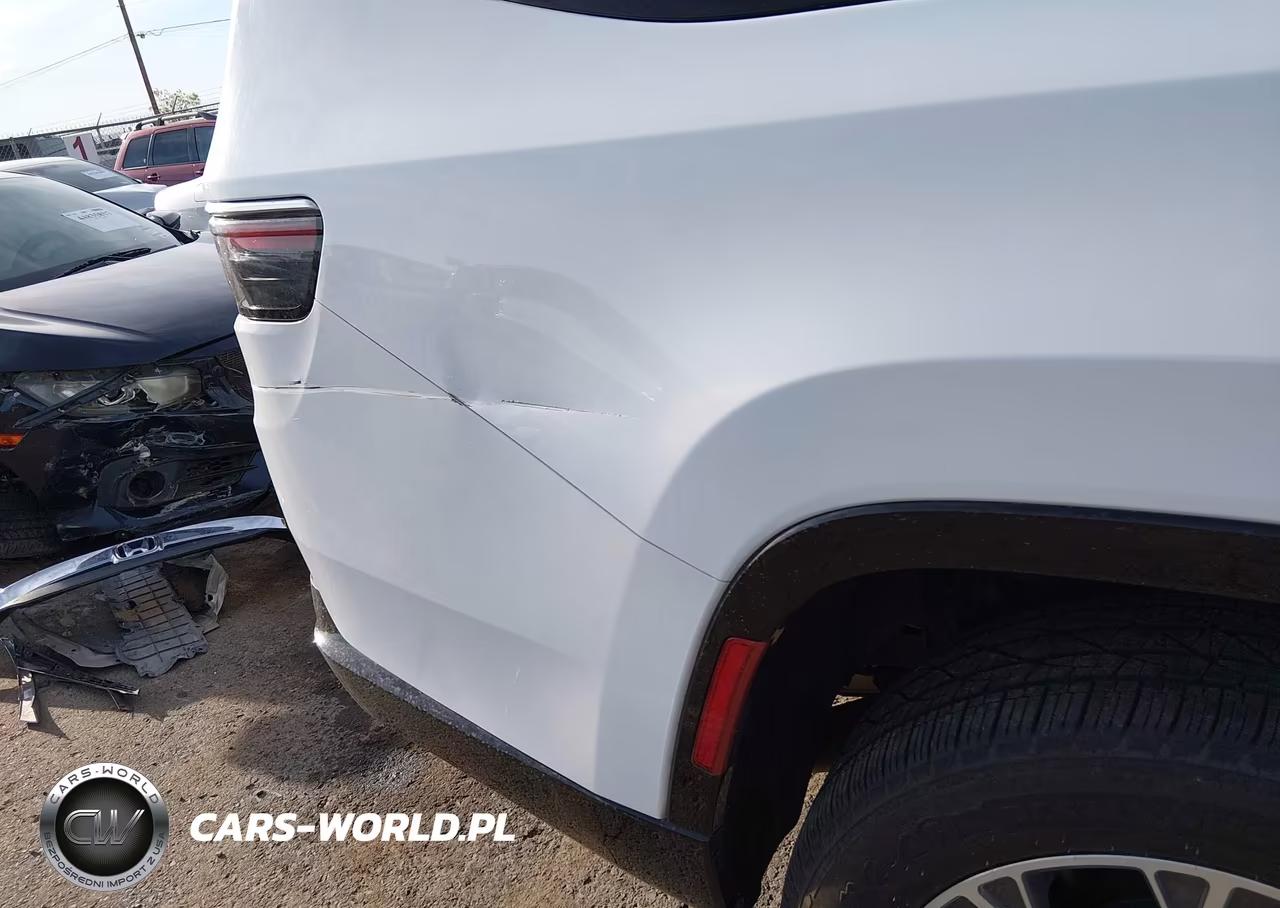 2024 Jeep Wagoneer L Series Ii 4X2 VIN:1C4SJRBP8RS137001 - 17