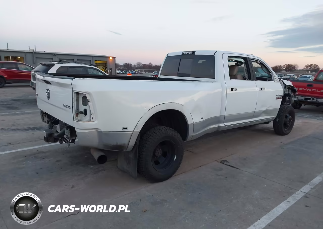 2013 Ram 3500 Laramie VIN:3C63RRJL5DG573064 - 4