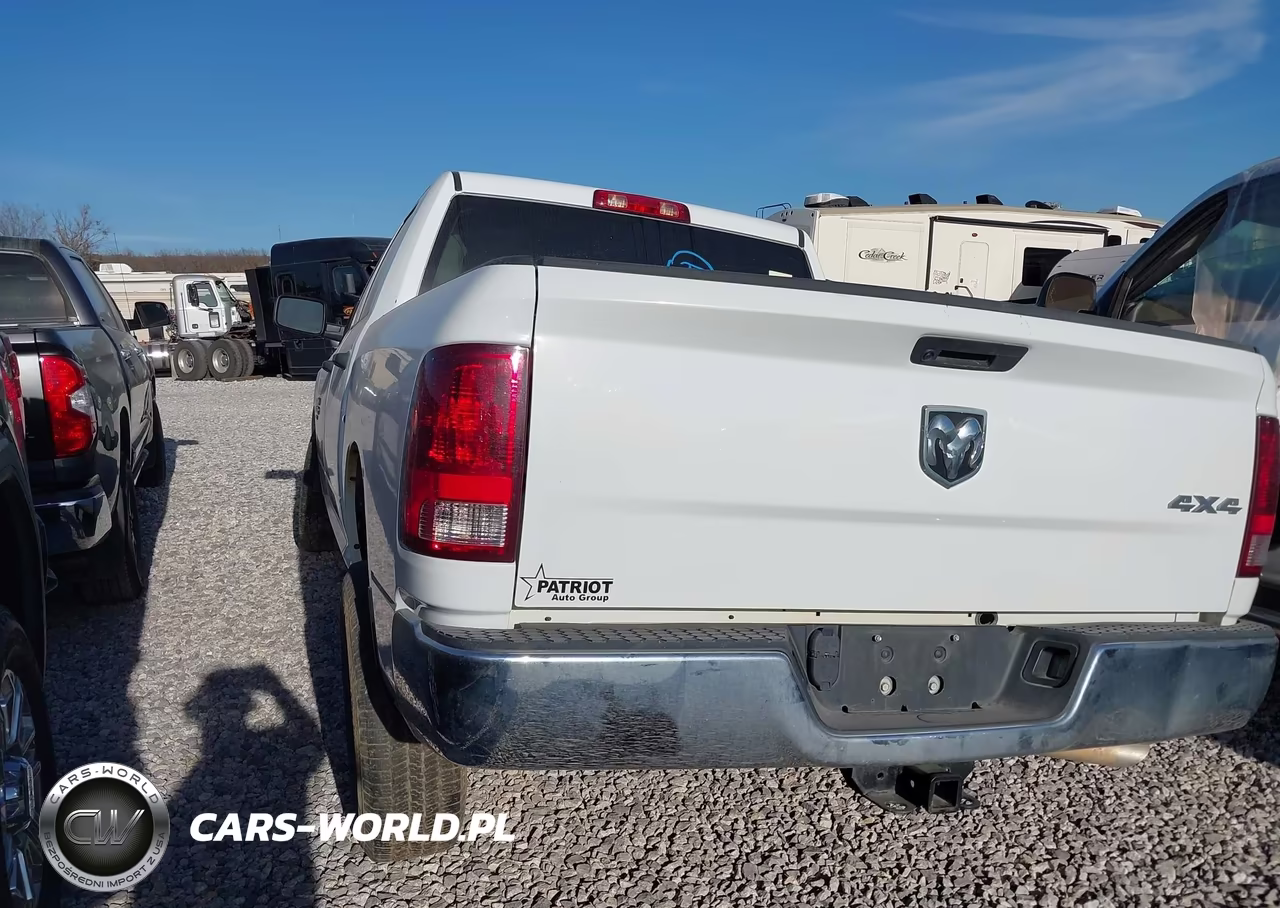 2023 Ram 1500 Classic Tradesman 4X4 5'7 Box VIN:3C6RR7KG7PG662526 - 3