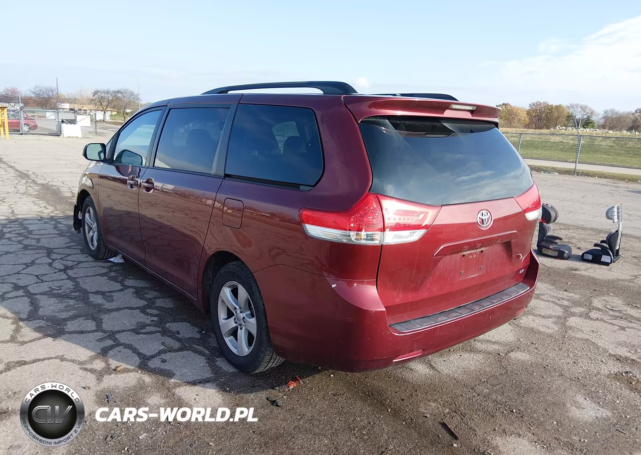 2014 Toyota Sienna Le V6 8 Passenger VIN:5TDKK3DC5ES406322 - 3