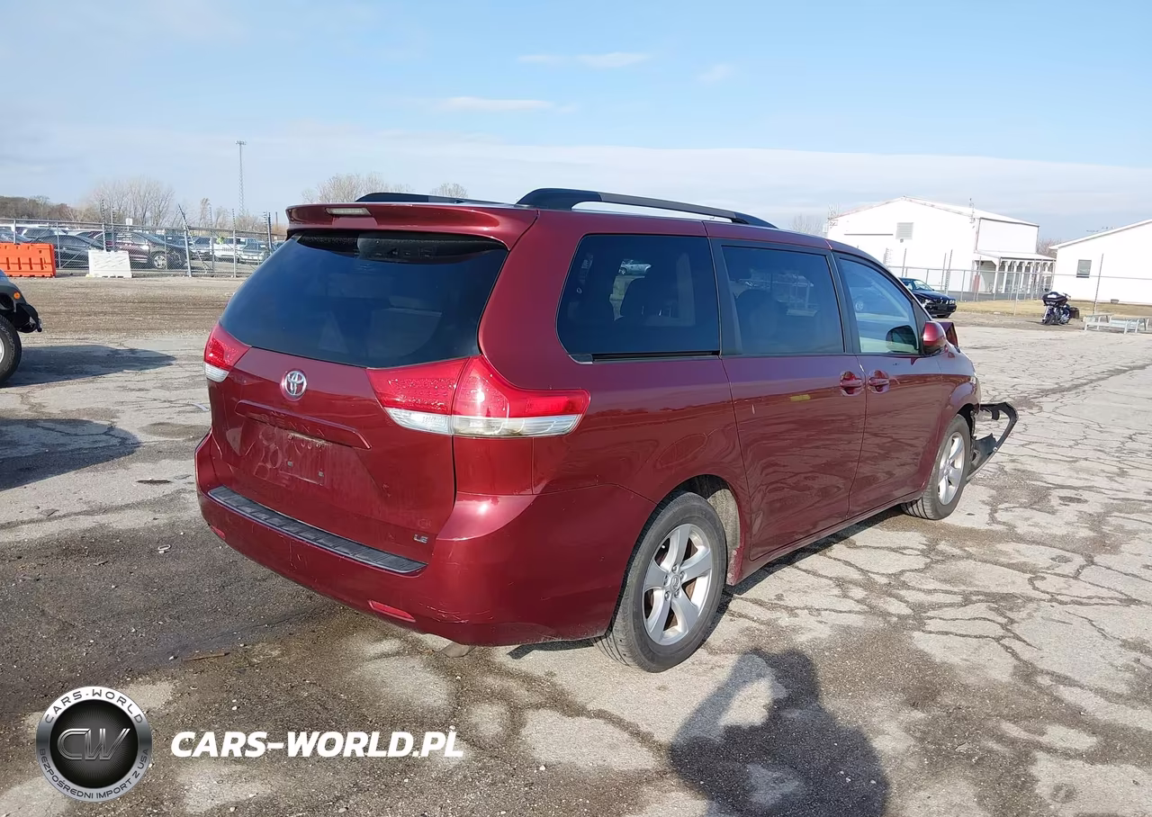 2014 Toyota Sienna Le V6 8 Passenger VIN:5TDKK3DC5ES406322 - 4