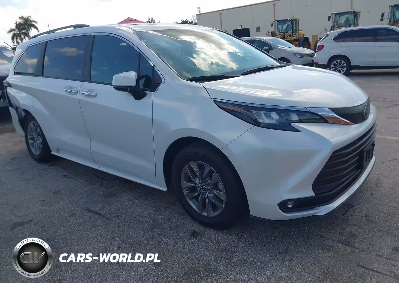 2025 Toyota Sienna Xle 8 Passenger