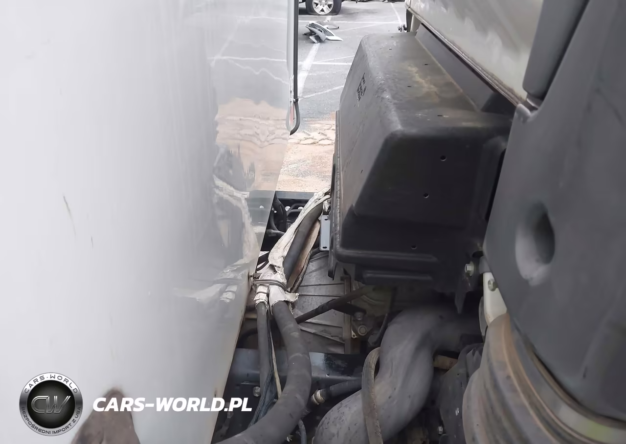 2016 Isuzu Npr VIN:54DB4W1B0GS806883 - 9