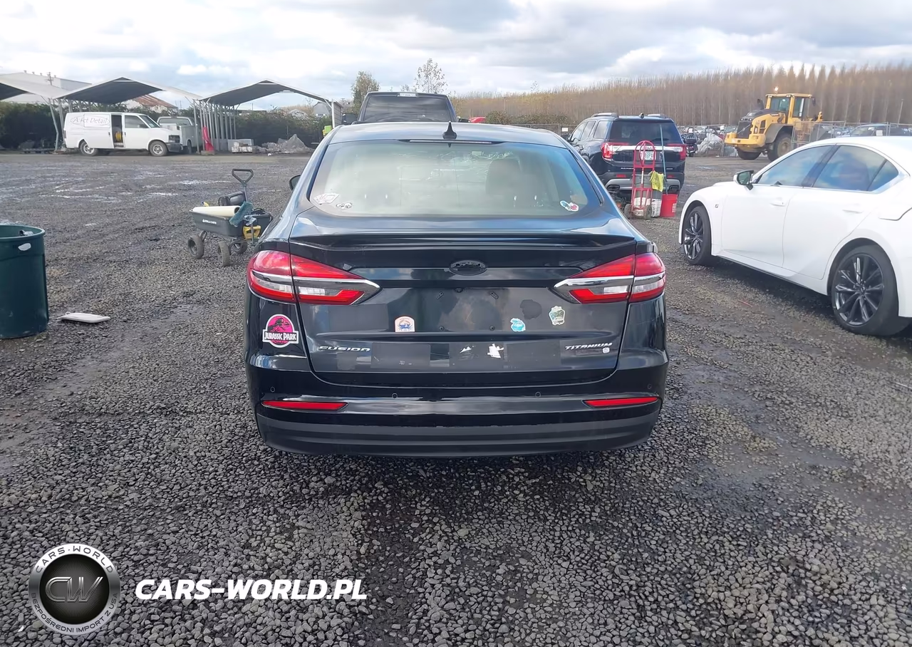 2020 Ford Fusion Hybrid Titanium VIN:3FA6P0RU4LR182405 - 17