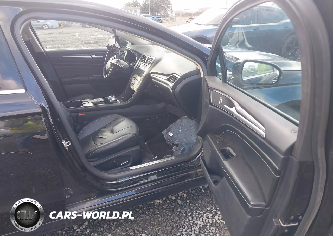 2020 Ford Fusion Hybrid Titanium VIN:3FA6P0RU4LR182405 - 5
