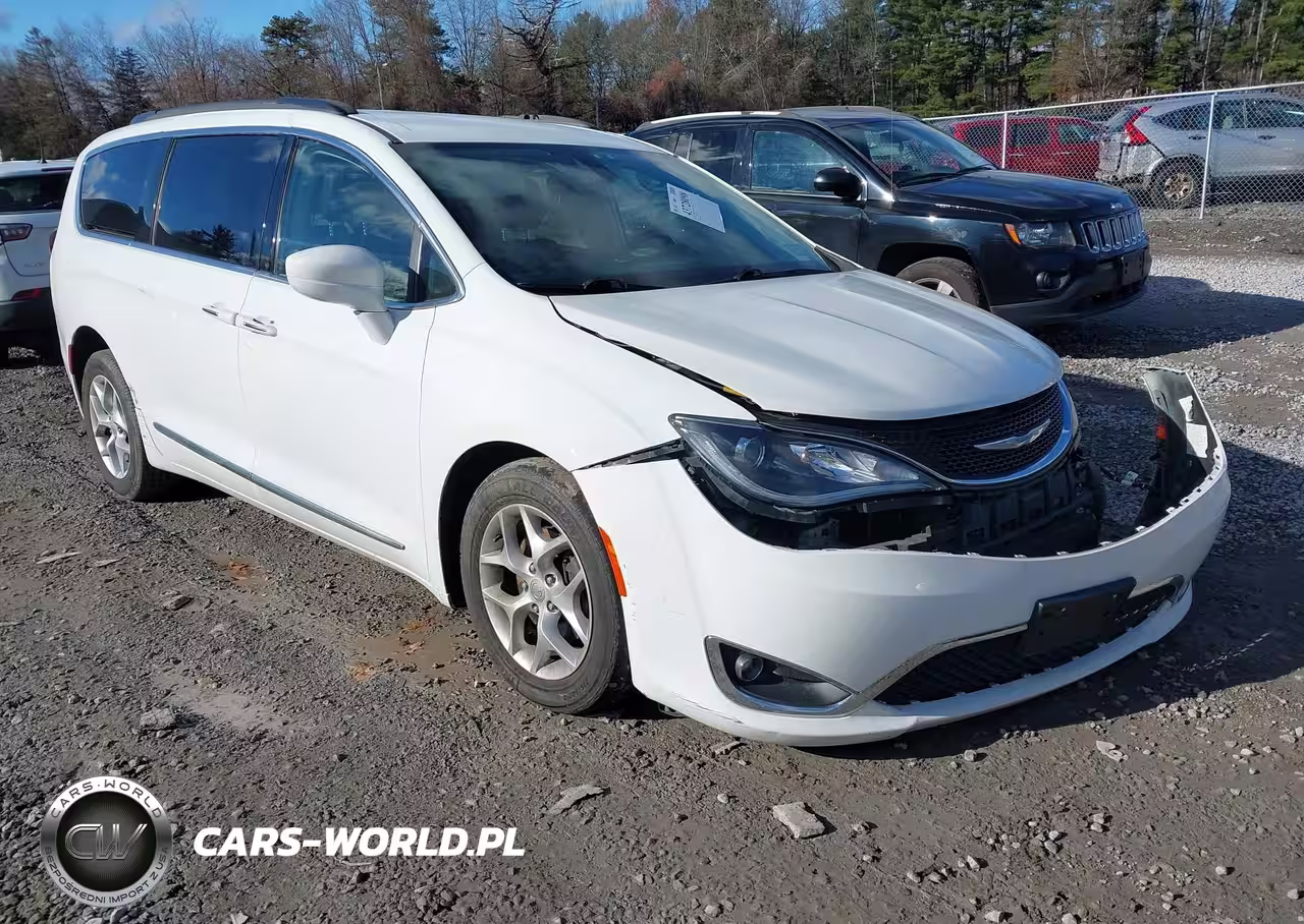 2017 Chrysler Pacifica Touring-L