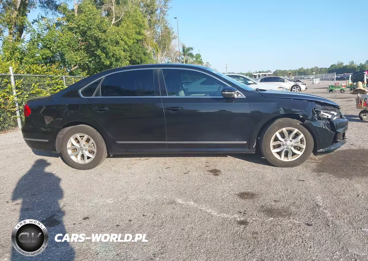 2016 Volkswagen Passat 1.8T S VIN:1VWAS7A30GC049088 - 13