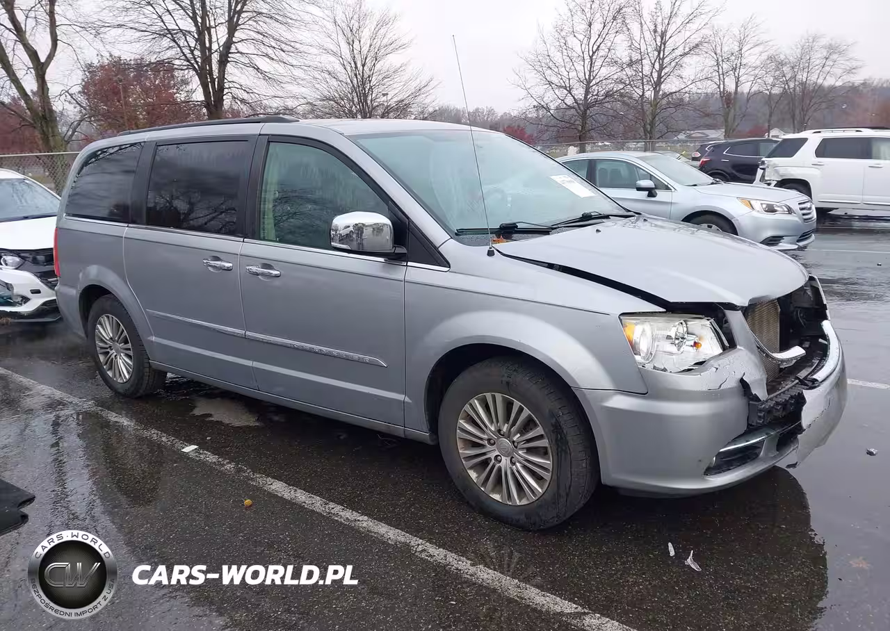 2014 Chrysler Town & Country Touring-L