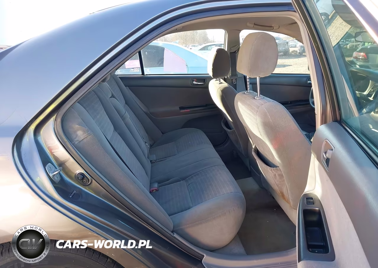 2005 Toyota Camry Le VIN:4T1BE32K15U561975 - 8