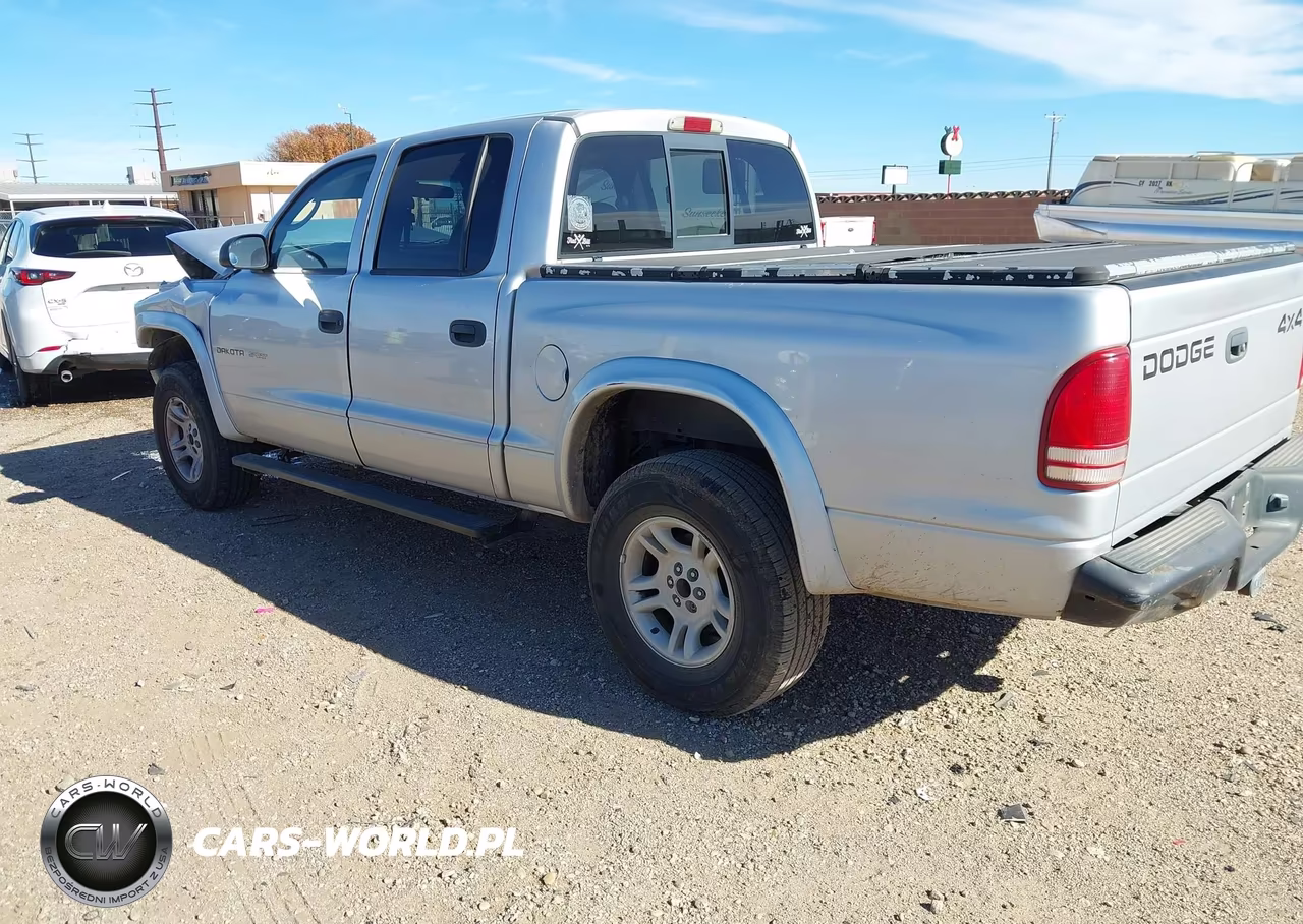 2002 Dodge Dakota Sport VIN:1B7HG38N82S517067 - 3