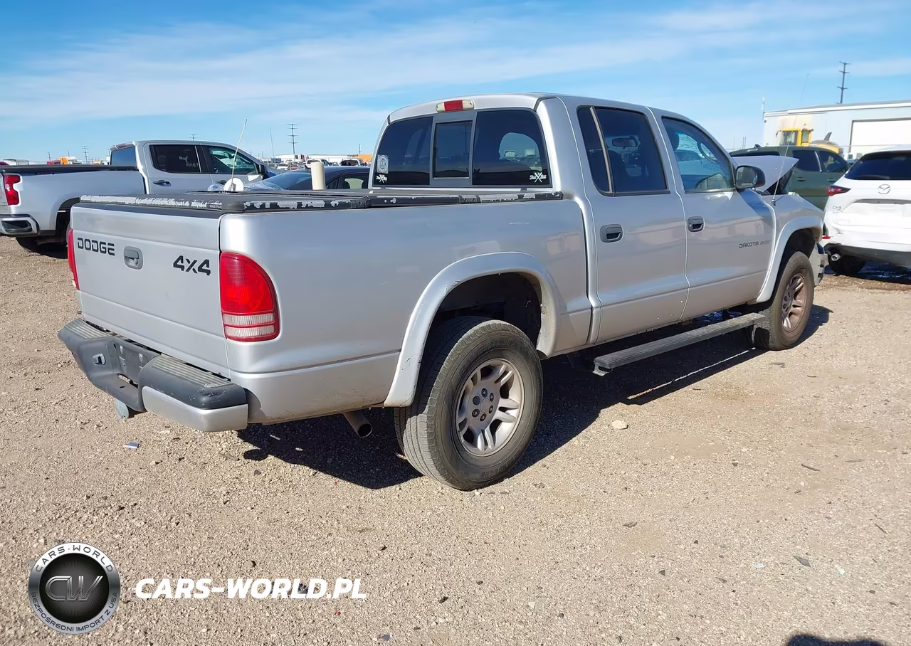 2002 Dodge Dakota Sport VIN:1B7HG38N82S517067 - 4