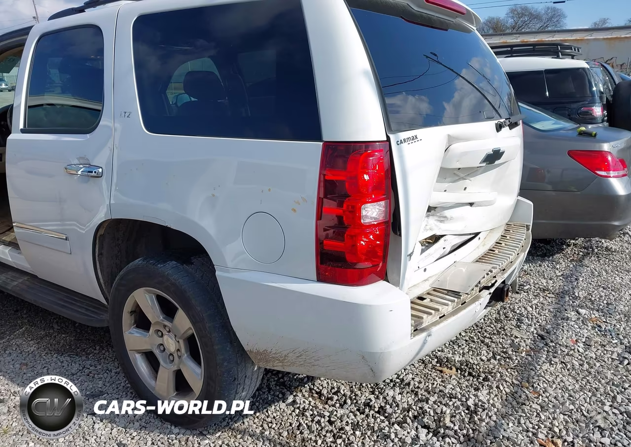 2011 Chevrolet Tahoe Ltz VIN:1GNSKCE02BR284945 - 18