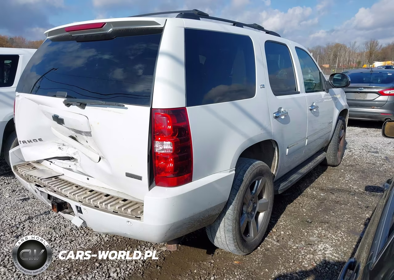2011 Chevrolet Tahoe Ltz VIN:1GNSKCE02BR284945 - 4