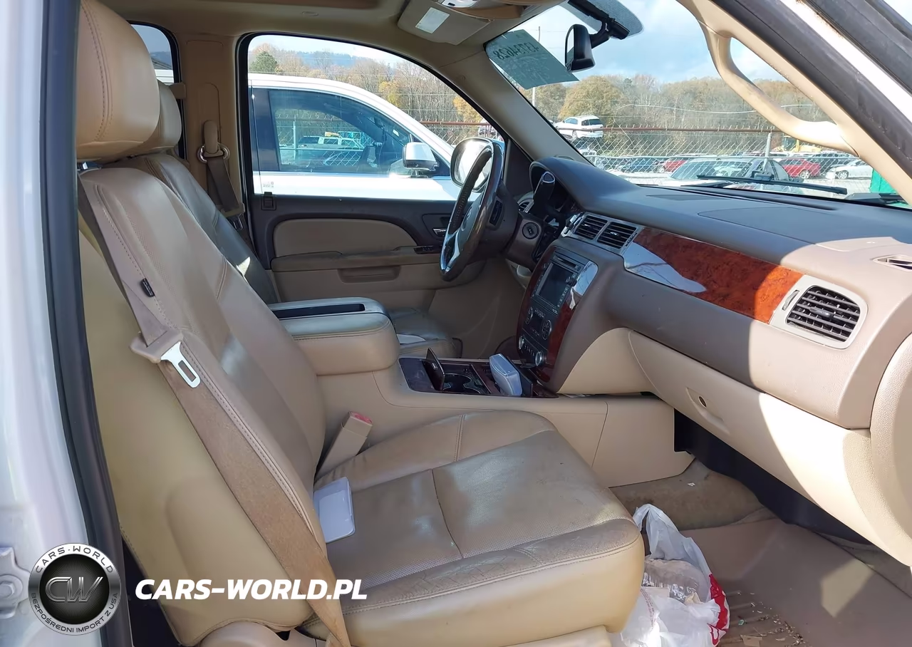 2011 Chevrolet Tahoe Ltz VIN:1GNSKCE02BR284945 - 5