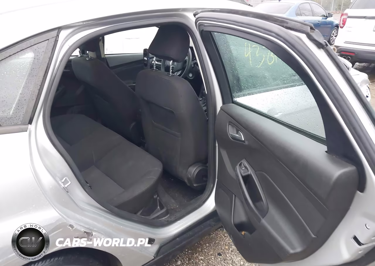 2015 Ford Focus Se VIN:1FADP3F20FL356002 - 8